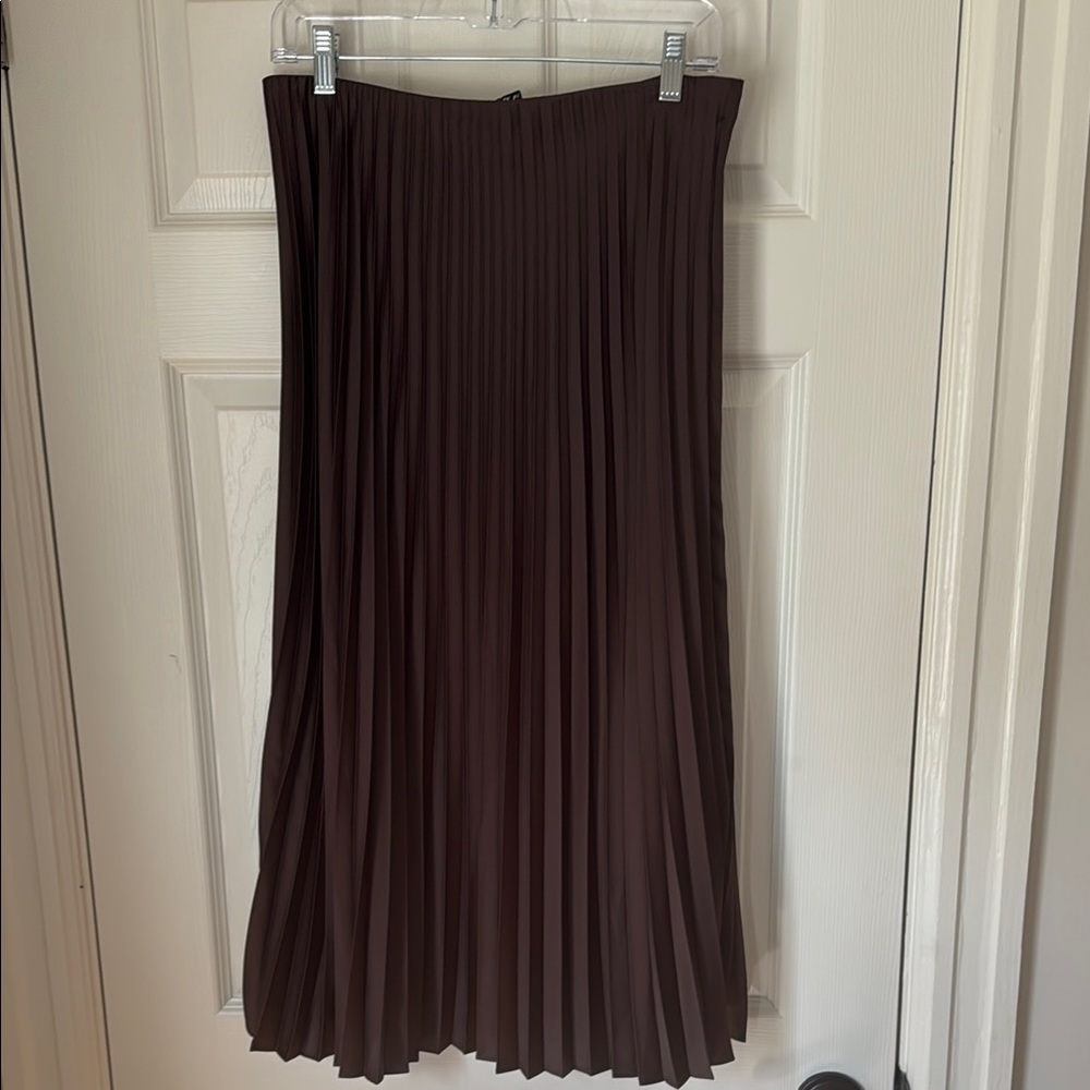 Elegant J.Crew Pleated Skirt